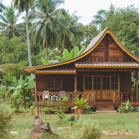 Kohjum Freedom Resort ジュム島 エクステリア 写真