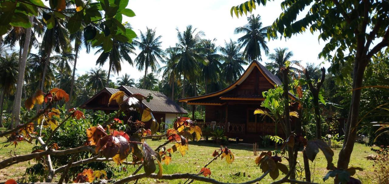 Kohjum Freedom Resort ジュム島 エクステリア 写真