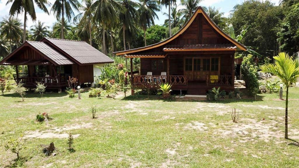 Kohjum Freedom Resort ジュム島 エクステリア 写真